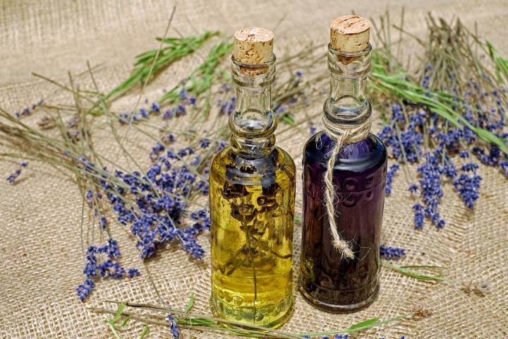 Aromatherapy and Beauty Essential Oils for Skin and Hair